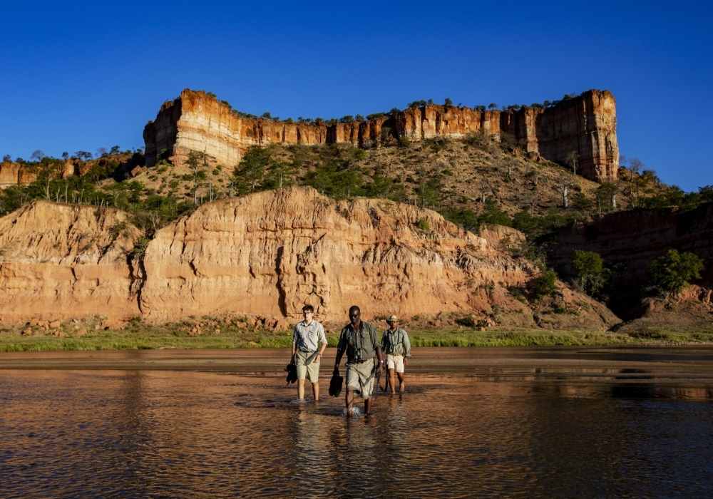 Explore & Travel Africa - Walking Safaris in Africa