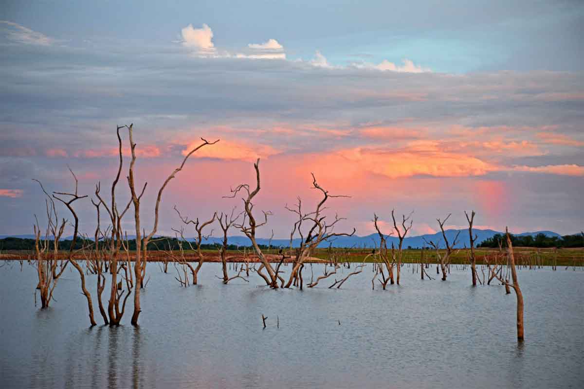 Zimbabwe Safaris - Lake Kariba
